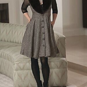 Monroe and Main One Faux Fur Vest/Dress Womens size 8 Sleeveless has pockets